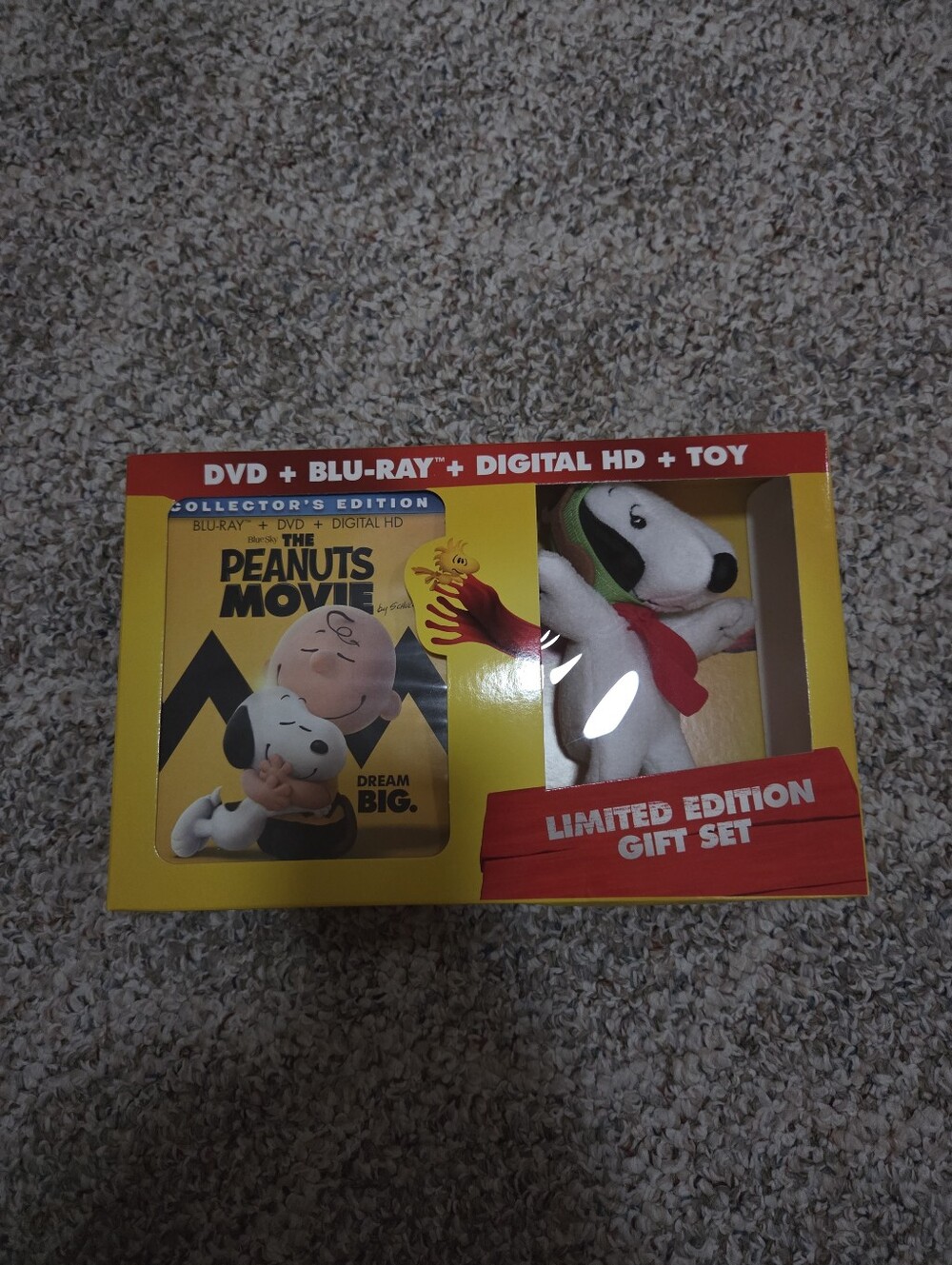 Peanuts Movie Dvd With Snoopy Plush Gift Set